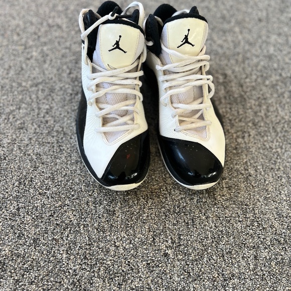 Other - Nike Air Jordan 2011 A Flight Black and White Flywire